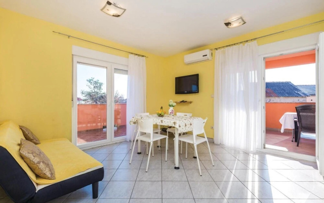 Awesome Apartment in Povljana With 2 Bedrooms, Jacuzzi and Wifi
