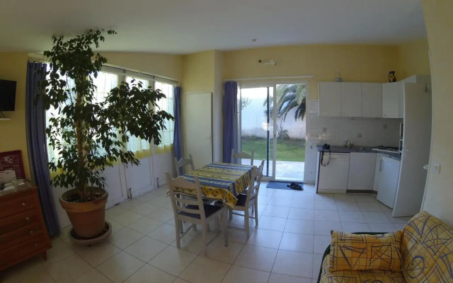 Gite Meuble Pour 1,2,3,4 Pers Avec Piscine a Partager