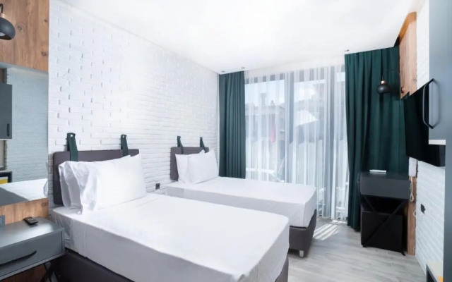 Estera Hotel & Spa