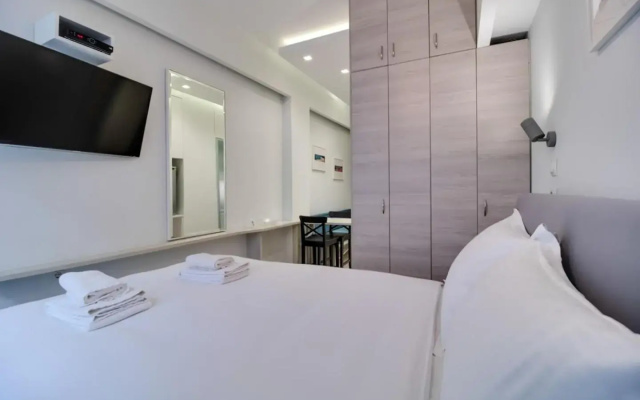 Ermou Fashion Suite #106 @ Plaka - Monastiraki