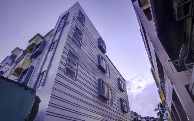 OYO 81587 Luxurious Stay near Railway Station