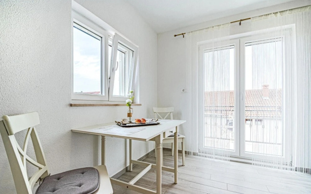 Awesome Apartment in Orebic With Wifi