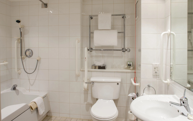 Holiday Inn Ashford Central by IHG