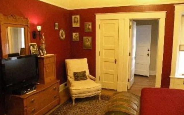 Rosedell Bed & Breakfast