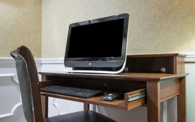 Baymont Inn and Suites - Greenville/I-65