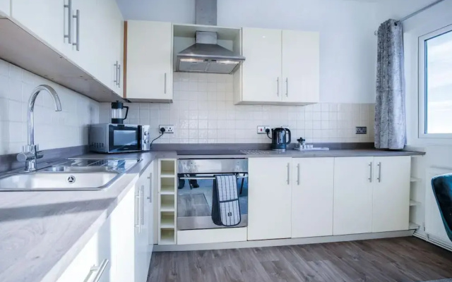 The Penthouse - 1 Bedroom Apartment - Ocean Breeze