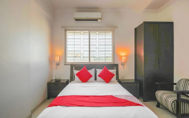 OYO 28178 Mega Inn