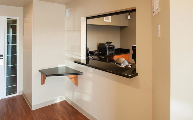 Extended Stay America Select Suites - Lake Worth