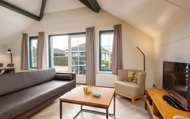 Bungalow in Veluwe Near Harderwijk