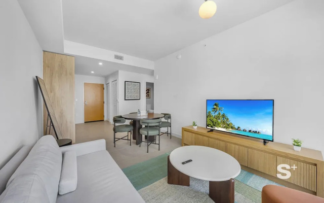 Skyline Views 1BR in - Rooftop pool