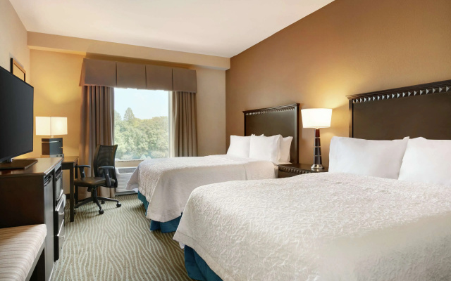 Hampton Inn & Suites Parkersburg Downtown