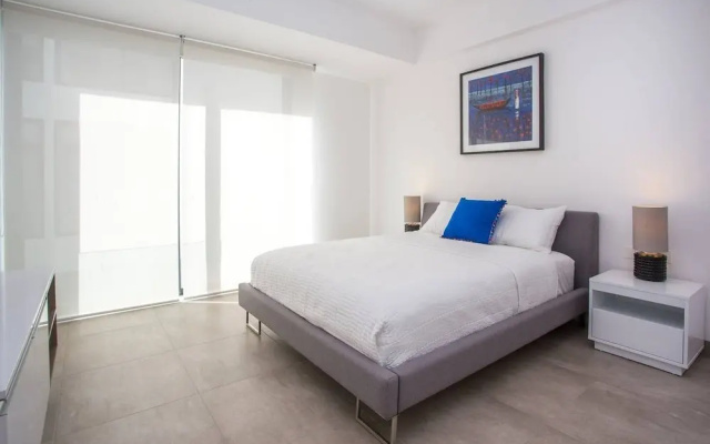 Amazing 2BR Condo w/ Pool+views!! Dream Location!!