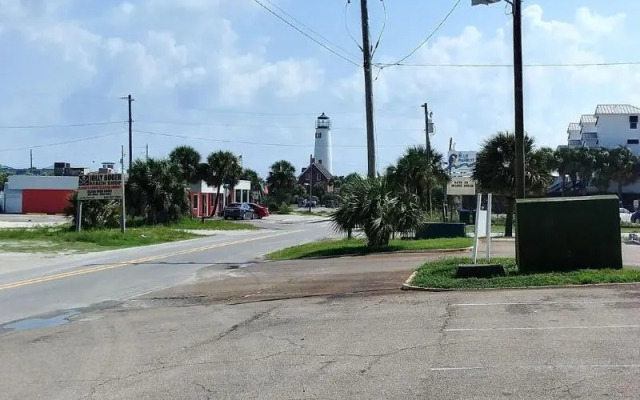 Buccaneer Inn