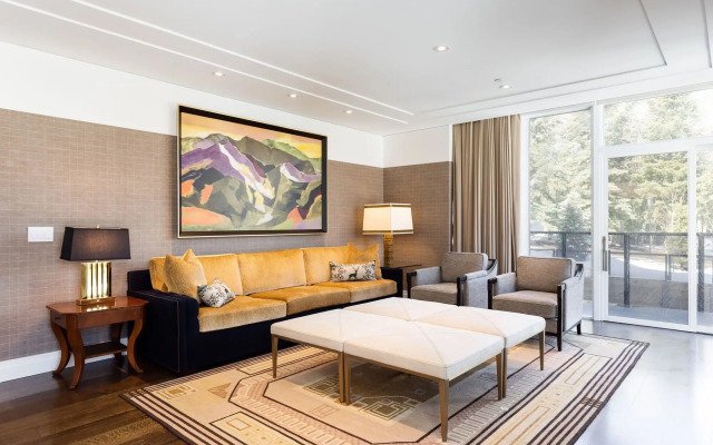 Goldener Hirsch, Auberge Collection