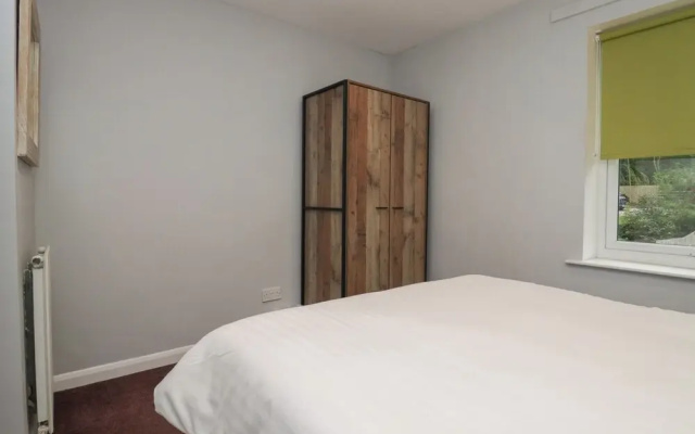 Apartment 6