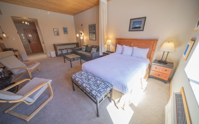 Gateway Lodge 5054