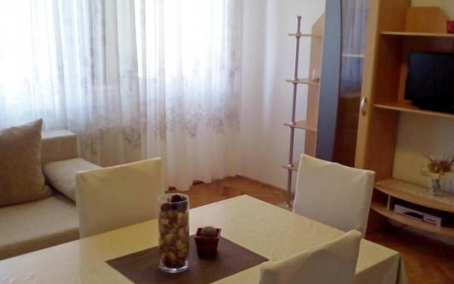 Apartments Neva in Brodarica