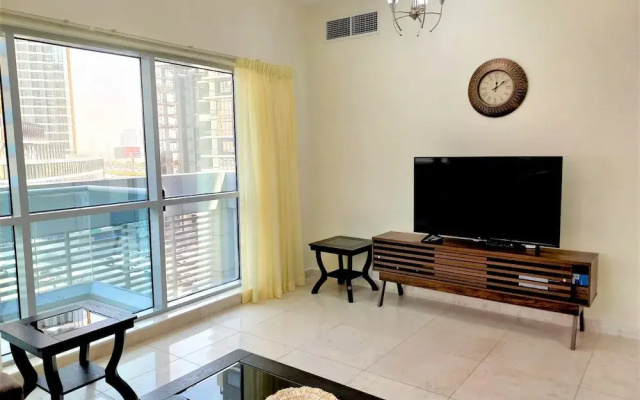 Gorgeous Business Bay Apartment with Balcony