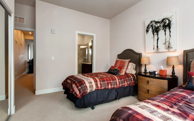 Polished 2br Park City 2 Bedroom Condo