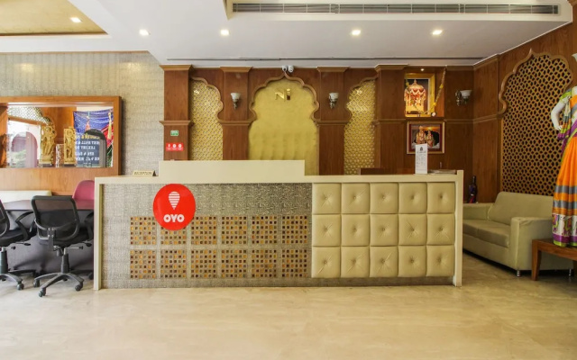 Capital O 15964 NI Ambaari Suites