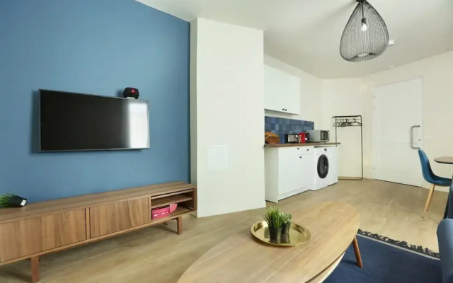 Apartment Exposition Center