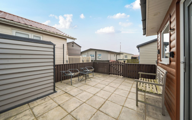 1 Bed Cabin - Sleeps 2 - Pets - 2 Min To Beach