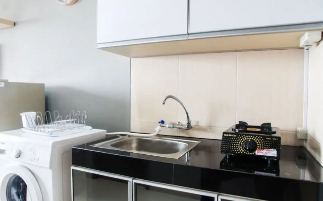 Modern and Cozy Studio Room @ Oasis Apartment