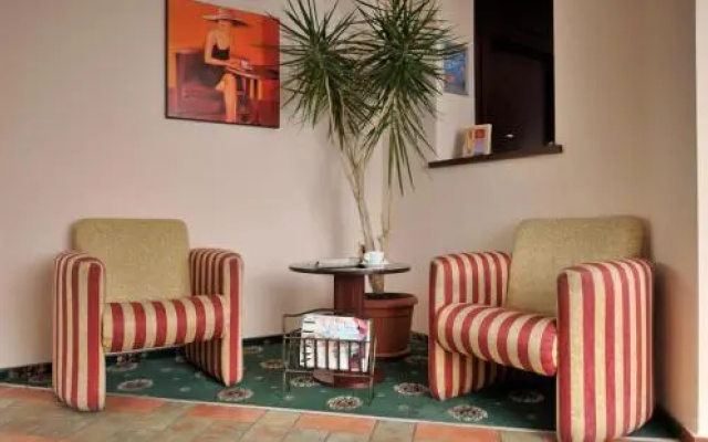 Zan Hotel