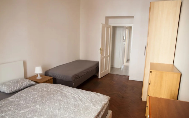 Spacious 2 Bedroom Apartment With Nice Terrace