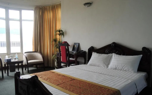 Trade Hotel