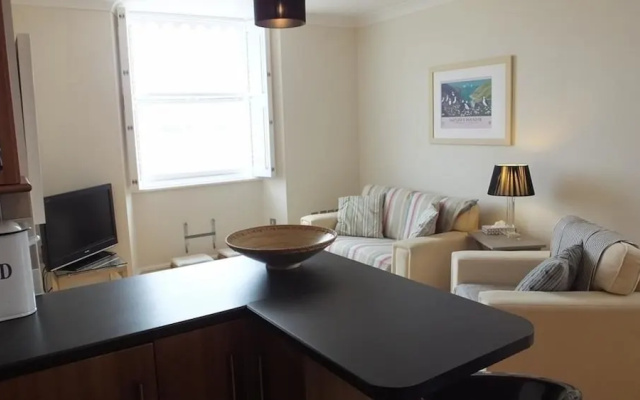 Paragon House 3