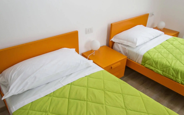 MyRoom Center 2