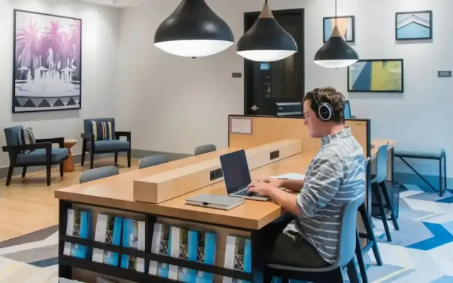 Hyatt House Fresno Campus Pointe