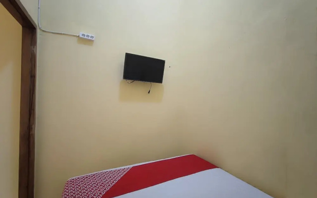 OYO 93591 Penginapan Dvn & Tmy Pangkalan Balai
