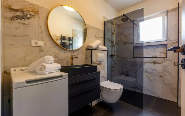 Luxury Hedone Apartment with Private SPA Zone