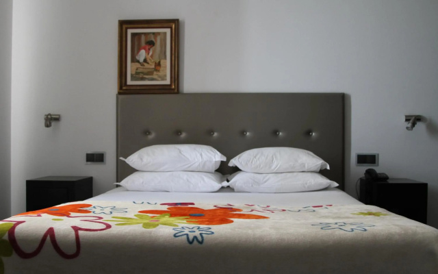 Lazza Hotel