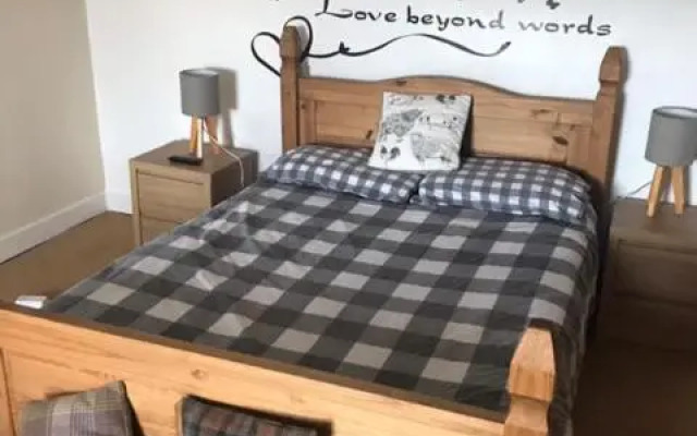 Thistle Room single with en-suite