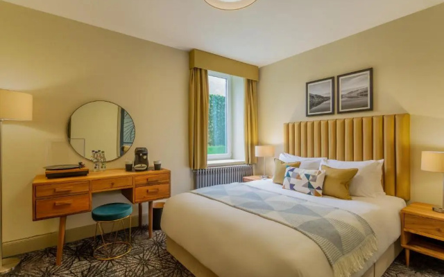 Riva Boutique Hotel & Restaurant