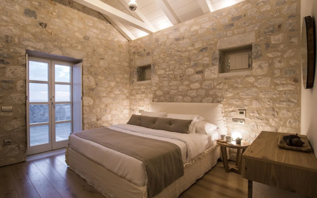 Bassa Maina Villas & Suites