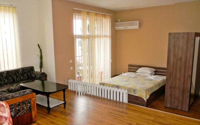 Dom Mladenovi B&B