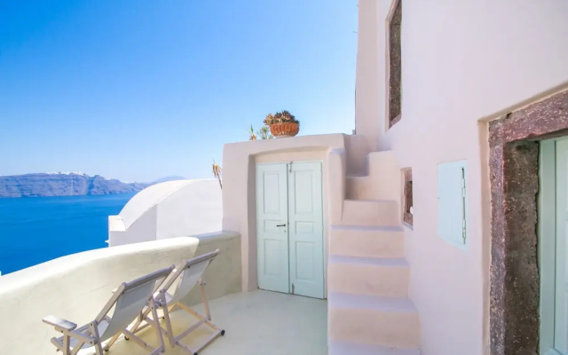 Morfi Cave House