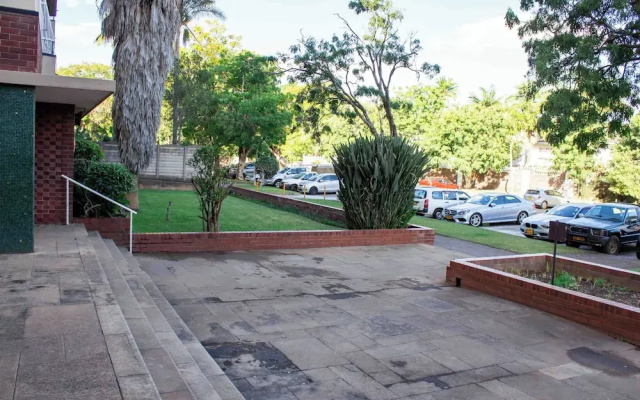 Apartment Sleeps 4, 2 Baths, Free Parking