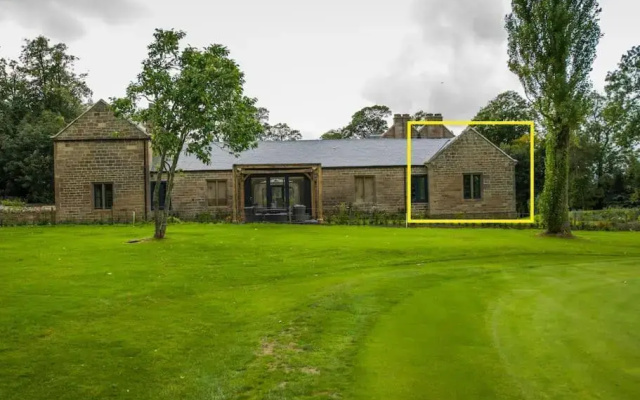 Stunning Edinburgh 1820s Stables Converted Studio