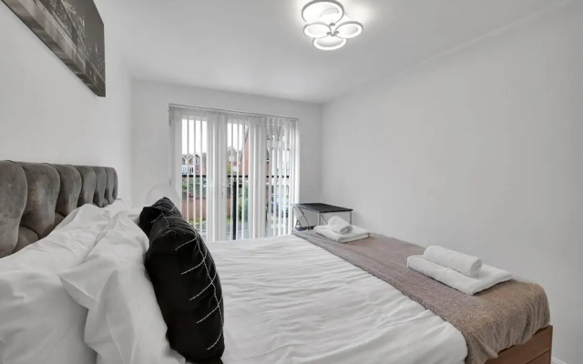 3 Bedroom and 2 Bath House with Balcony