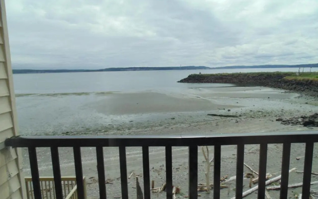 Water Front Inn