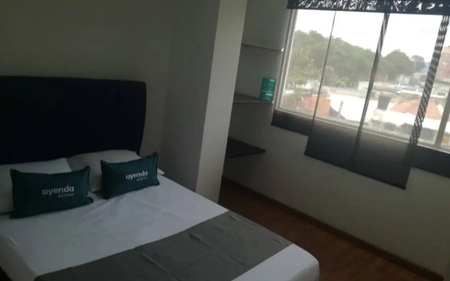 Room in Guest Room - Close to the Family Embassy 1