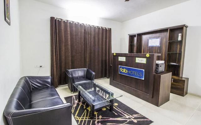 FabHotel House Khas Suites