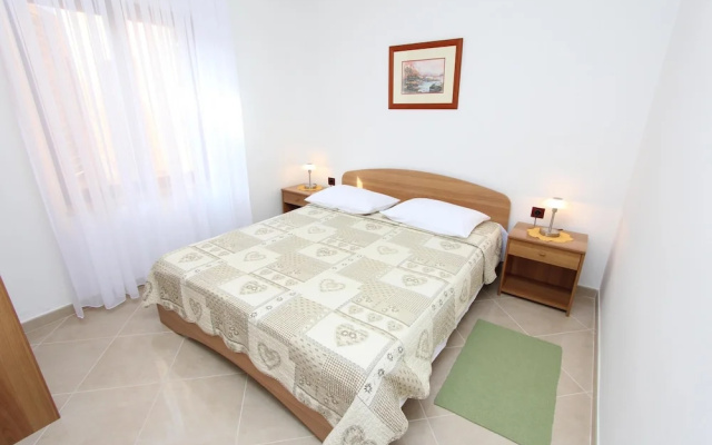 Luna Apartments