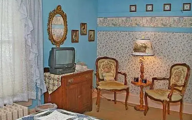 The Homespun Country Inn