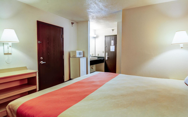 Motel 6 - Columbia